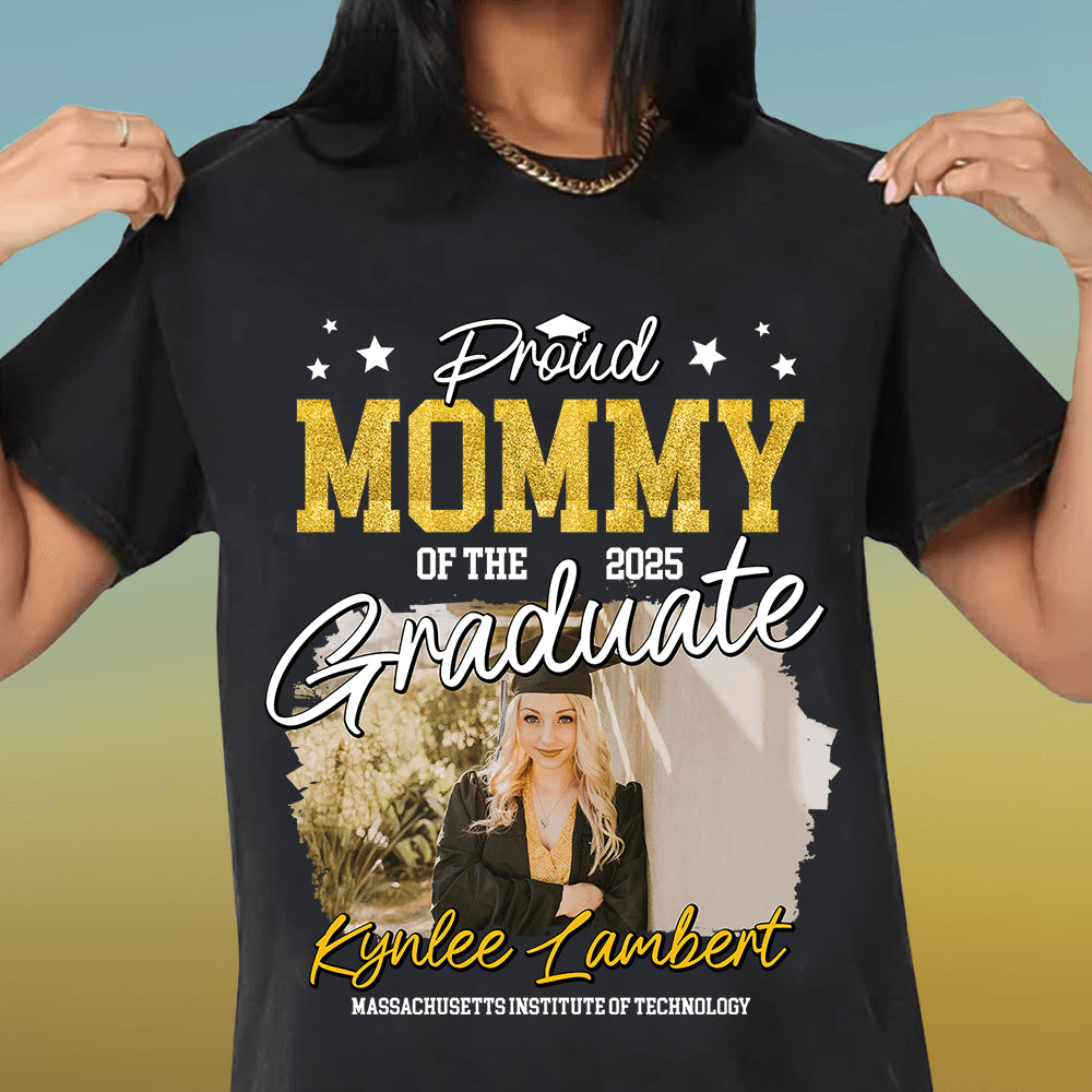 Proud Family of the Graduate Photo Name T-Shirt - Graduation Class Of 2025 T-Shirt - Graduation Unisex T-Shirt