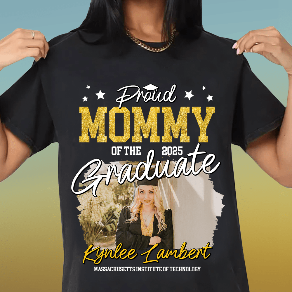 Proud Family of the Graduate Photo Name T-Shirt - Graduation Class Of 2025 T-Shirt - Graduation Unisex T-Shirt
