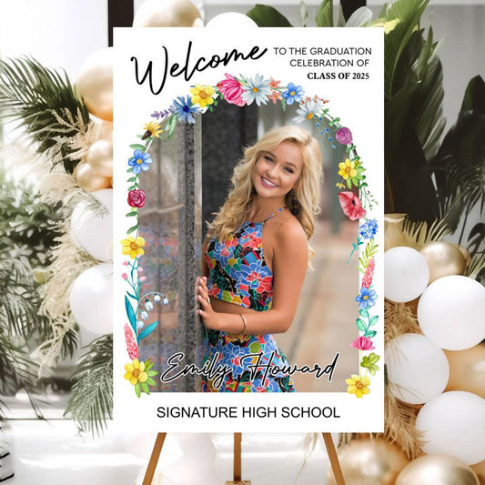 Minimalist 2025 Grad Welcome Sign - Personalized Graduation Decoration