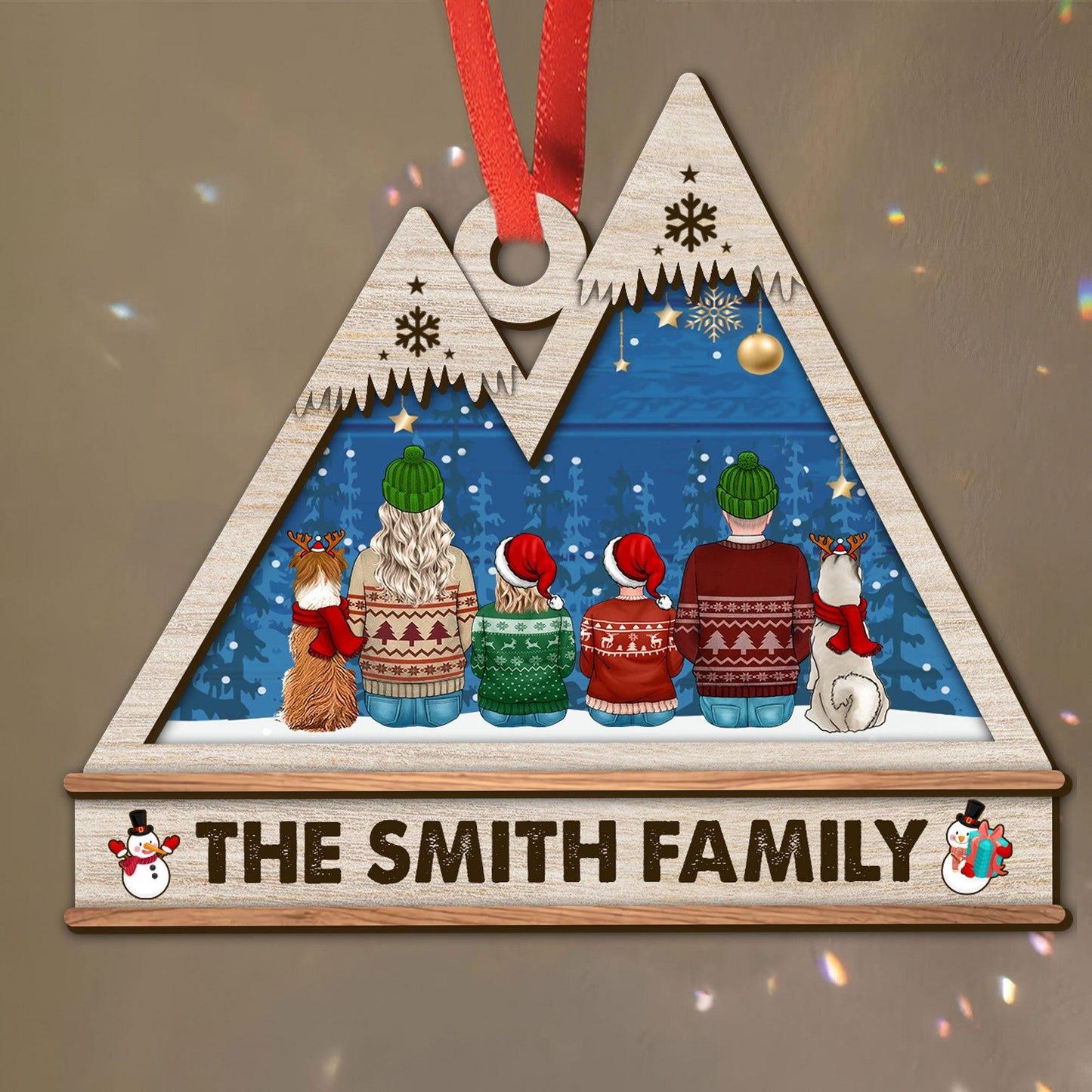 Weihnachtsschmuck „Die ganze Familie zusammen im Urlaub“ – individuelle Form aus Holz und Acryl 
